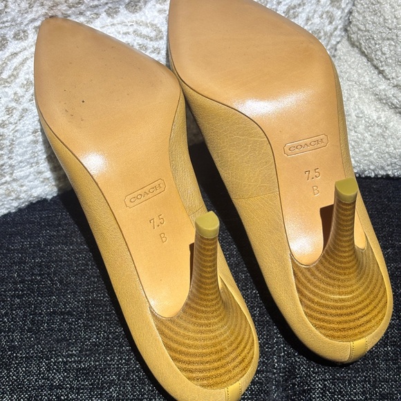 Coach Women's Tan Heels - Never worn - Picture 5 of 6